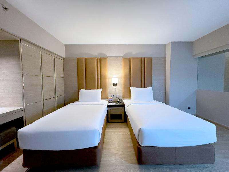 Ramada by Wyndham Bangkok Sukhumvit 11 image