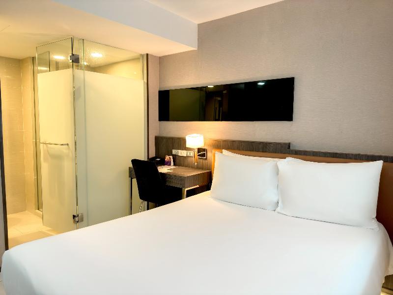 Ramada by Wyndham Bangkok Sukhumvit 11 image