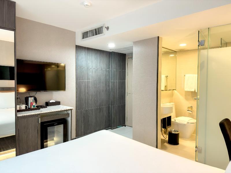 Ramada by Wyndham Bangkok Sukhumvit 11 image