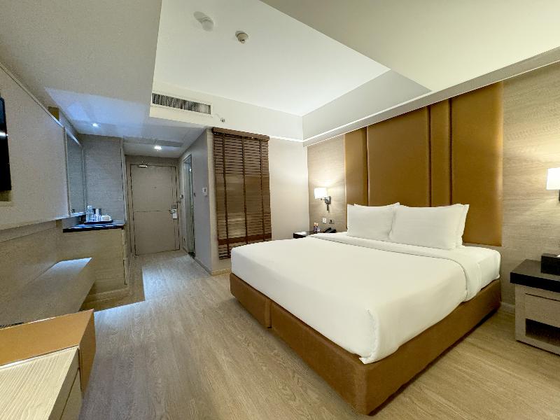 Ramada by Wyndham Bangkok Sukhumvit 11 image