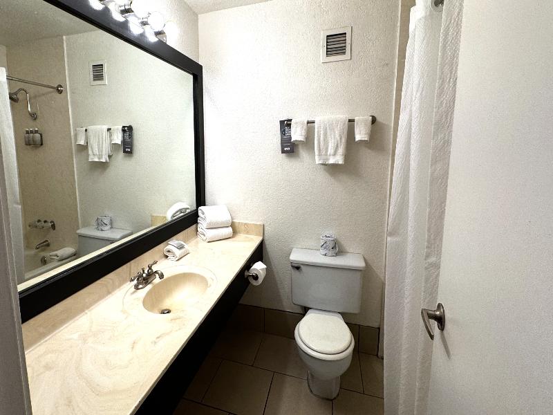 OYO Hotel and Casino Las Vegas image