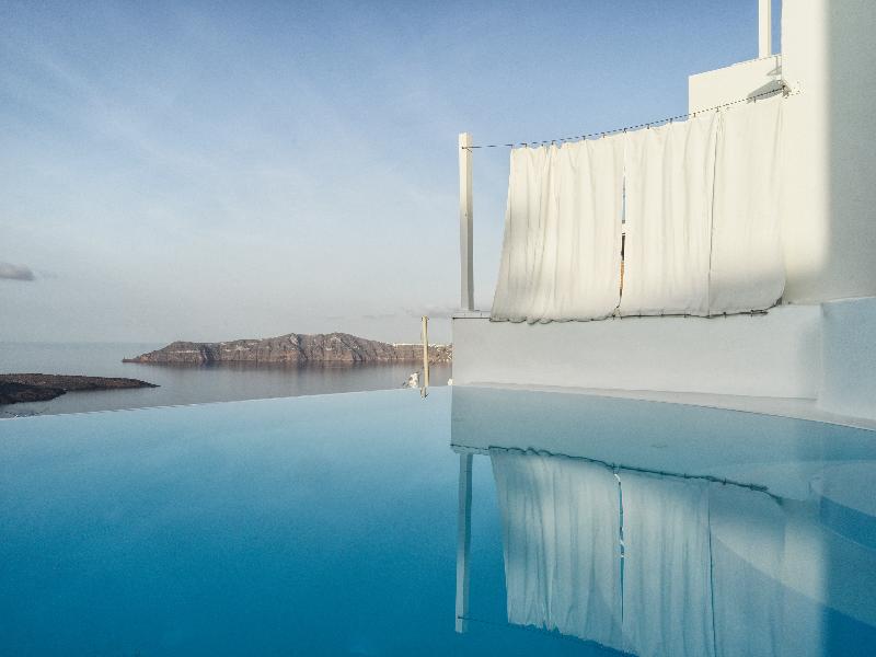 Cosmopolitan Suites image