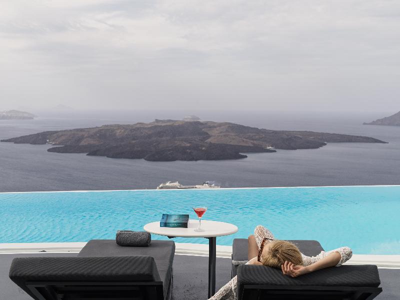 Cosmopolitan Suites image