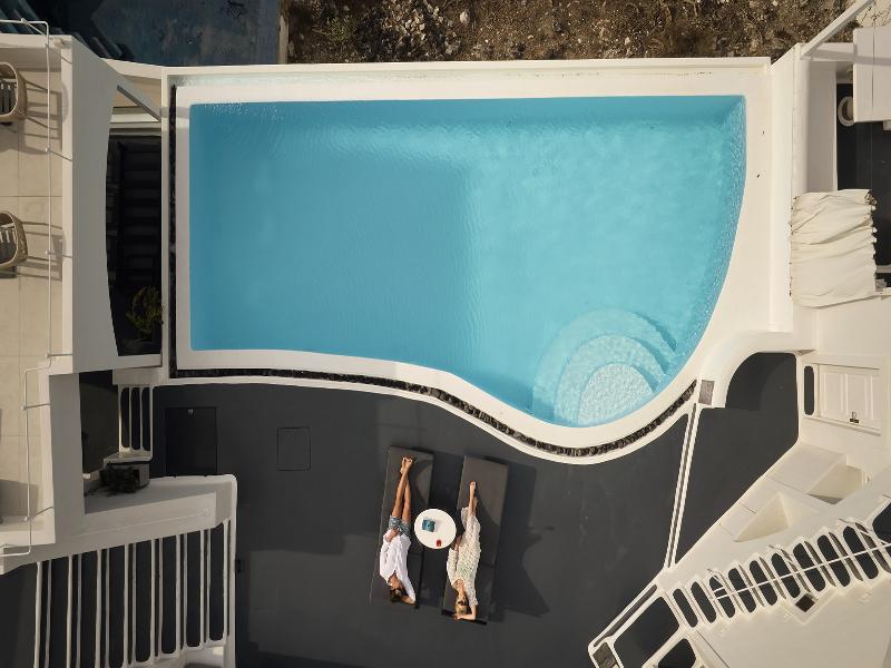 Cosmopolitan Suites image
