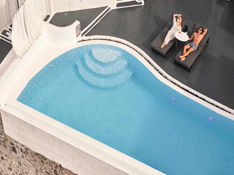Cosmopolitan Suites image