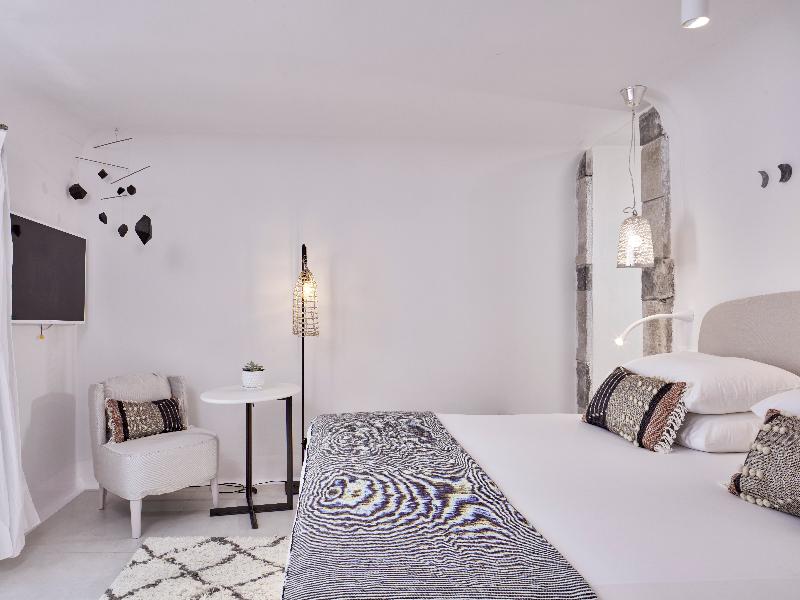 Cosmopolitan Suites image