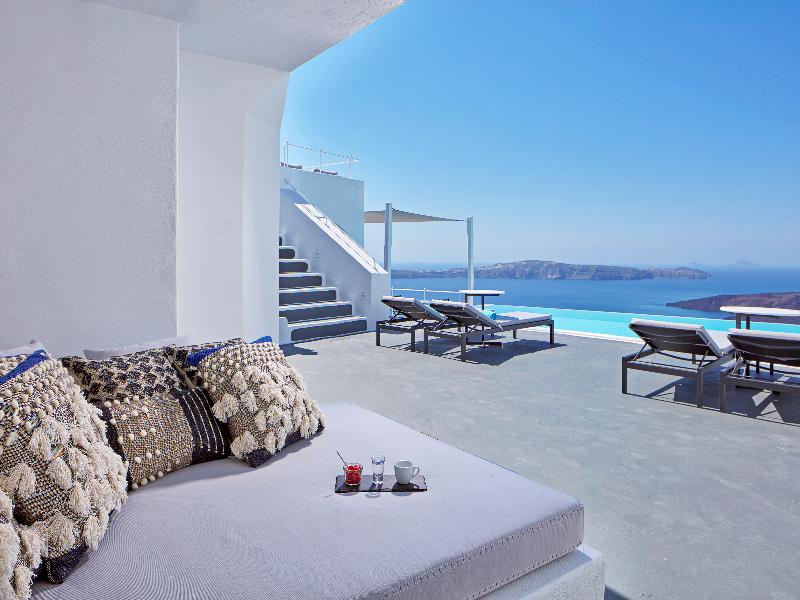 Cosmopolitan Suites image