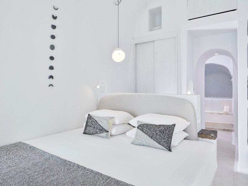 Cosmopolitan Suites image
