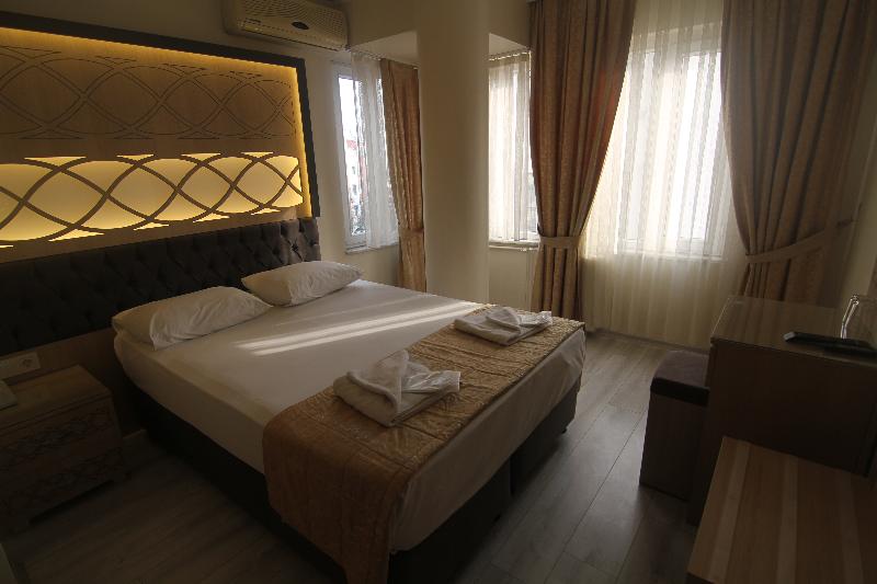 Grand Liza Hotel image