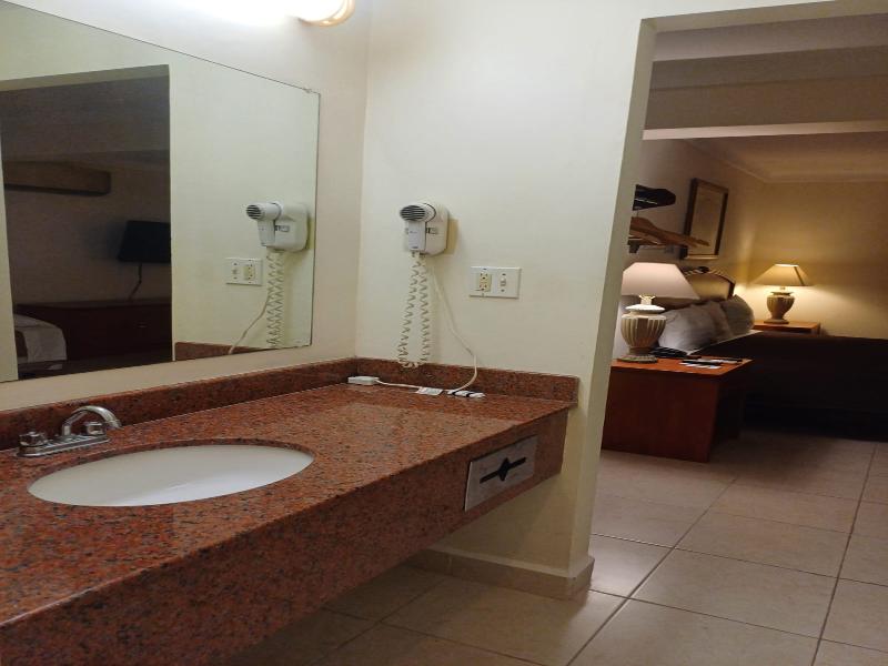 Hafersons Inn Hotel & Suites image
