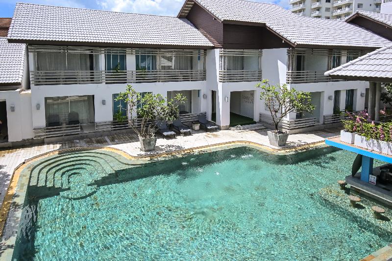 South Sea Karon Resort