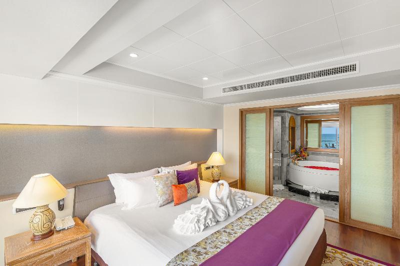 Royal Cliff Beach Hotel