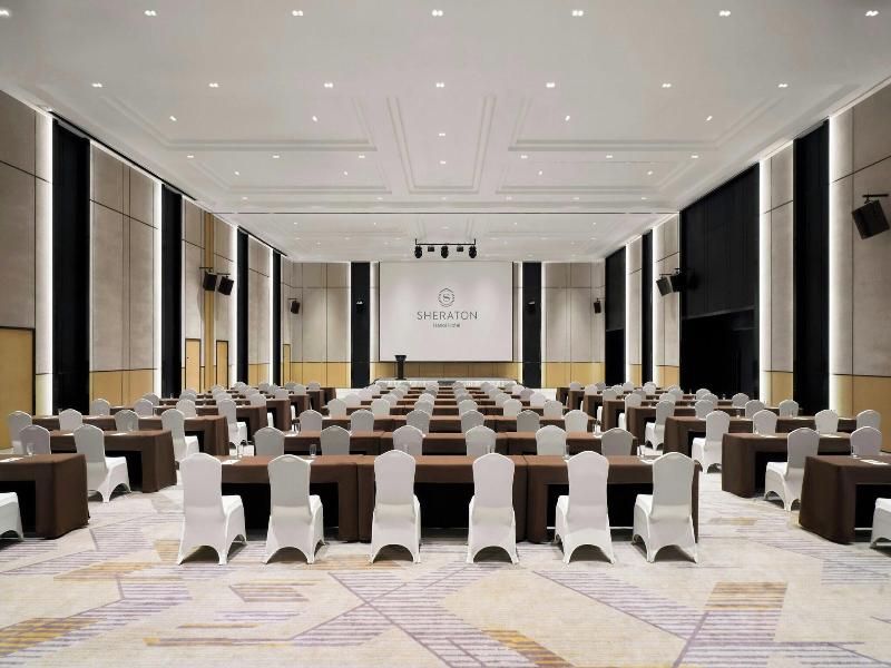 Sheraton Hanoi Hotel image