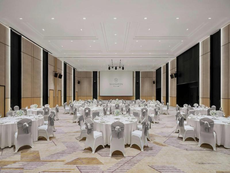Sheraton Hanoi Hotel image