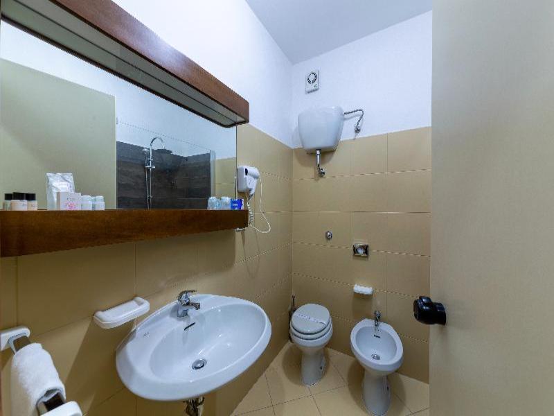 Sakura Hotel image
