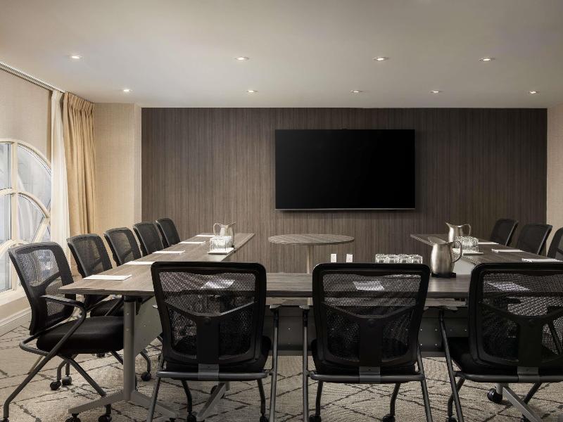 Novotel Toronto Centre image