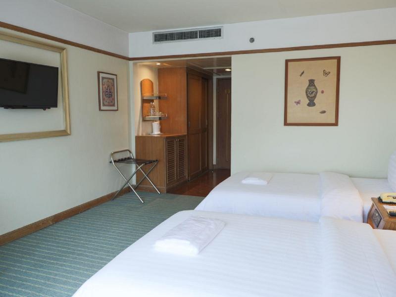 The Royal City Hotel 4