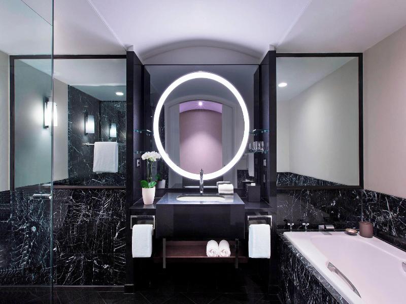 Sheraton Grand Sydney Hyde Park image