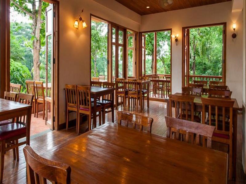 Riverhouse Resort Mae Sariang