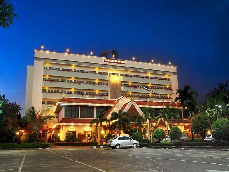 Maeyom Palace Hotel Phrae image