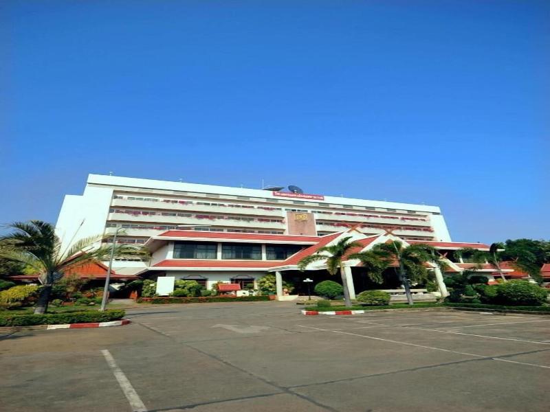Maeyom Palace Hotel Phrae image