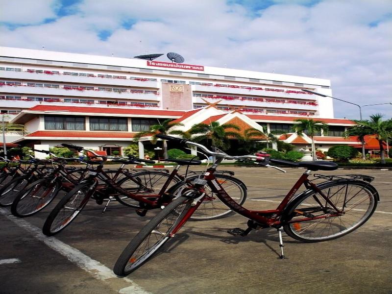 Maeyom Palace Hotel Phrae image