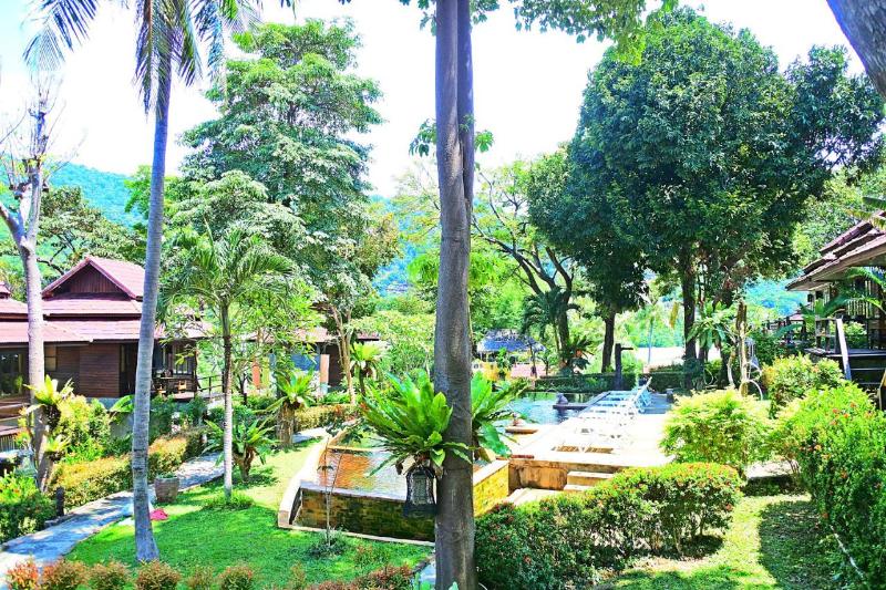 Baan Laanta Resort & Spa