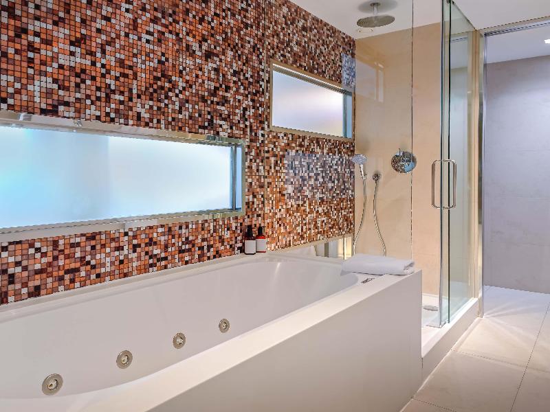 Barcelo Malaga image
