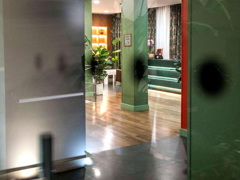 Mercure Roma Centro St. John image