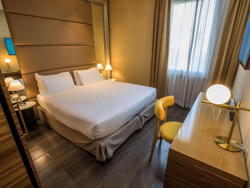 Mercure Roma Centro St. John image