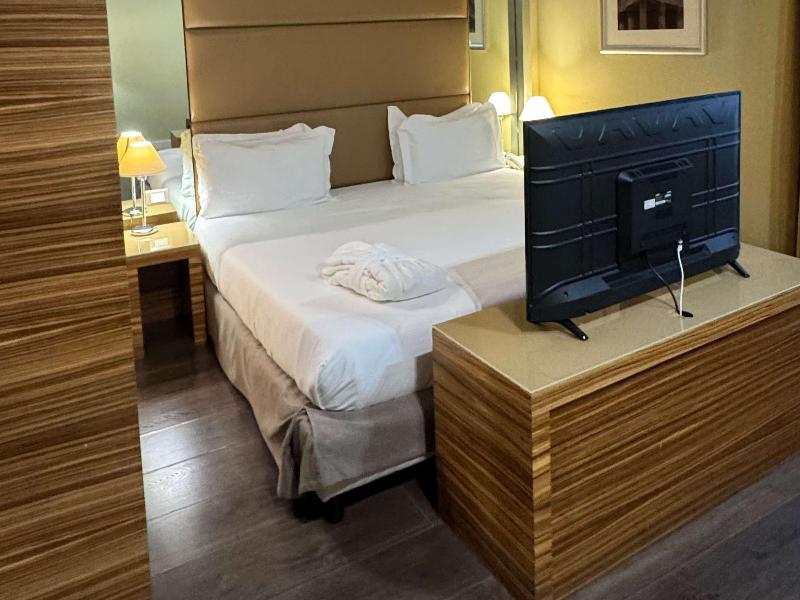 Mercure Roma Centro St. John image
