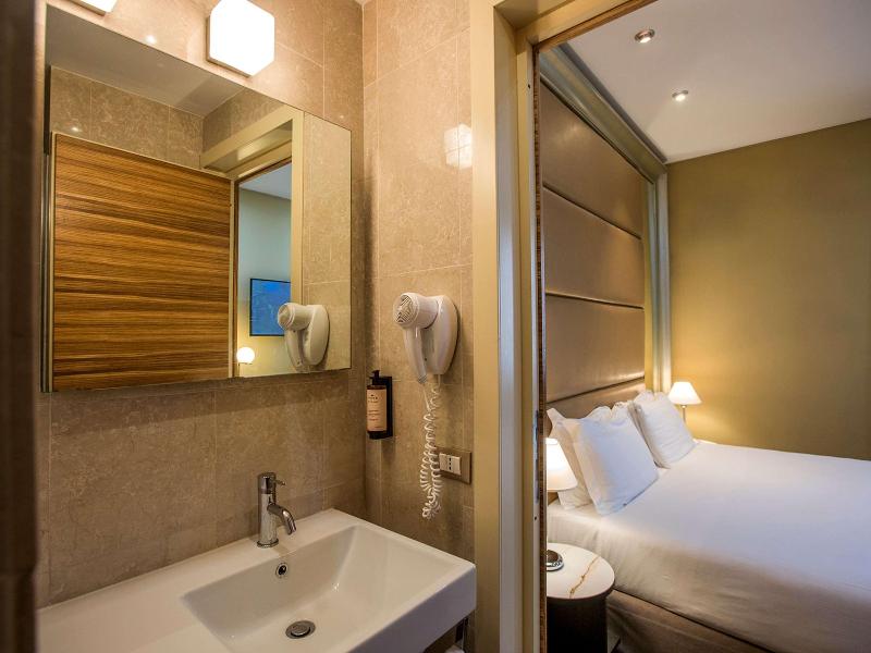 Mercure Roma Centro St. John image
