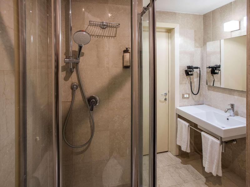 Mercure Roma Centro St. John image