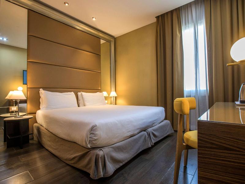 Mercure Roma Centro St. John image