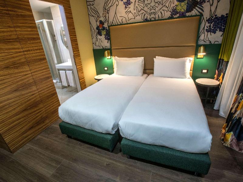 Mercure Roma Centro St. John image