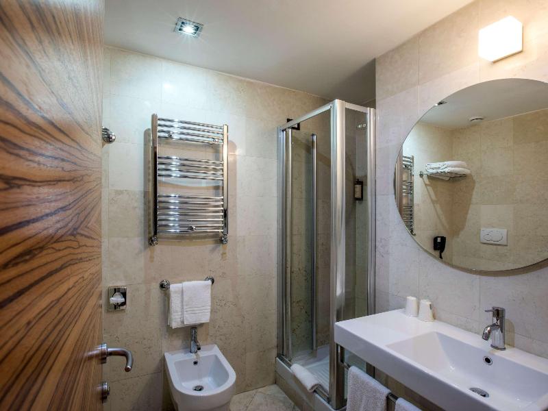 Mercure Roma Centro St. John image