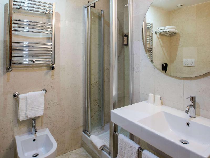 Mercure Roma Centro St. John image