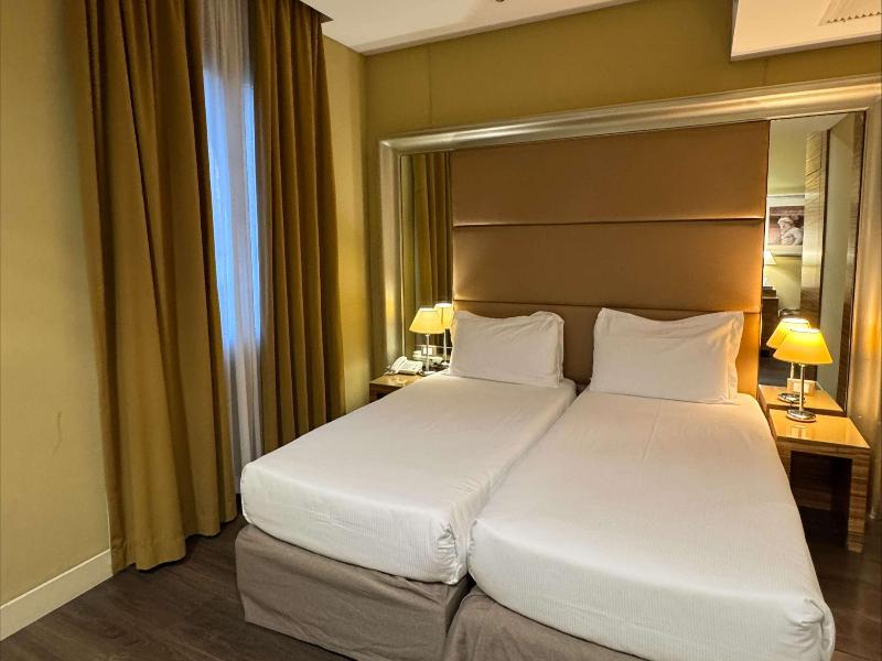Mercure Roma Centro St. John image