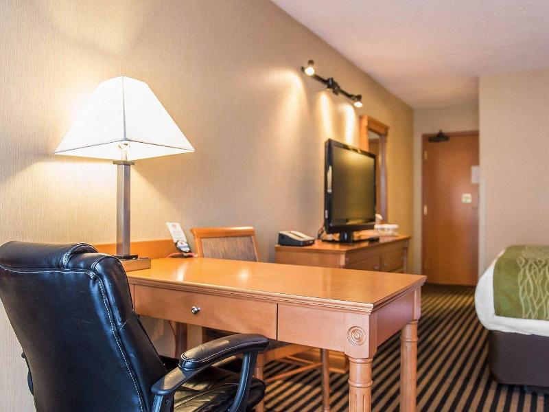 Comfort Inn Brockville image