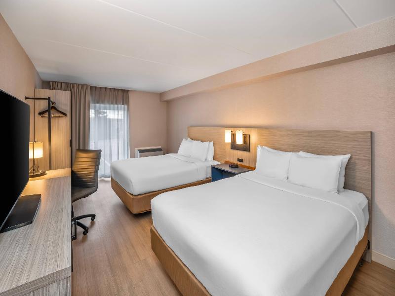 Comfort Inn East image