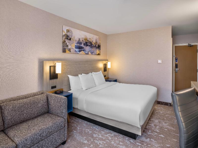 Comfort Inn East image
