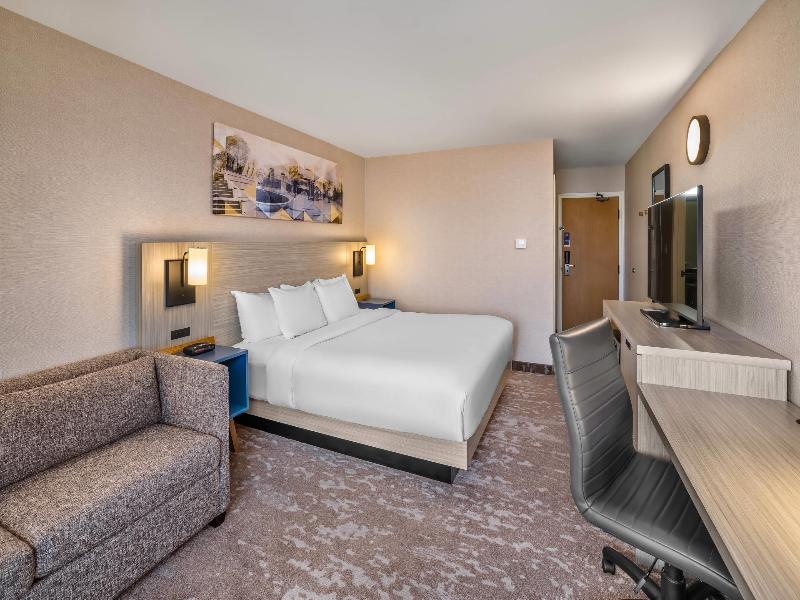 Comfort Inn East image