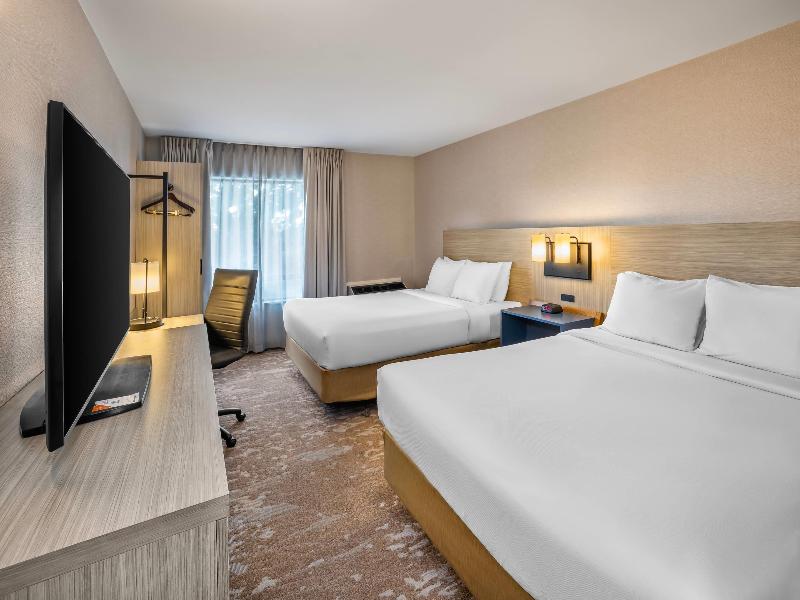 Comfort Inn East image