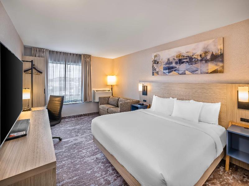 Comfort Inn East image