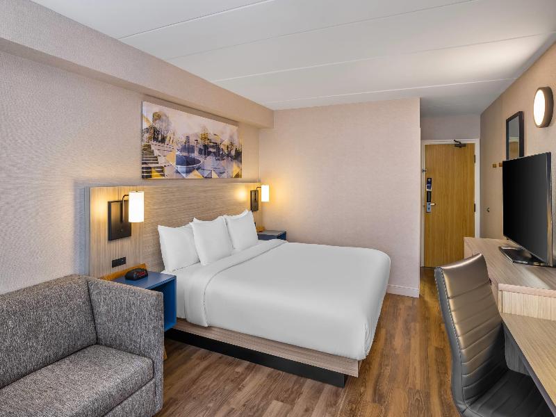 Comfort Inn East image
