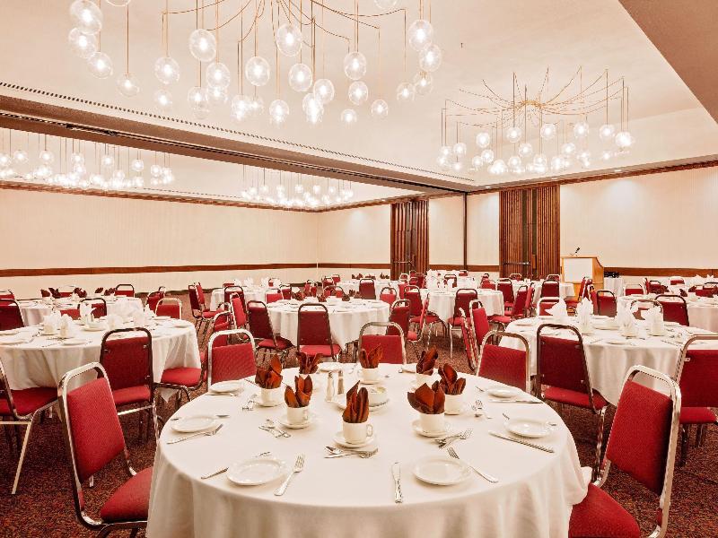 Ramada by Wyndham Pinewood Park Resort North Bay image
