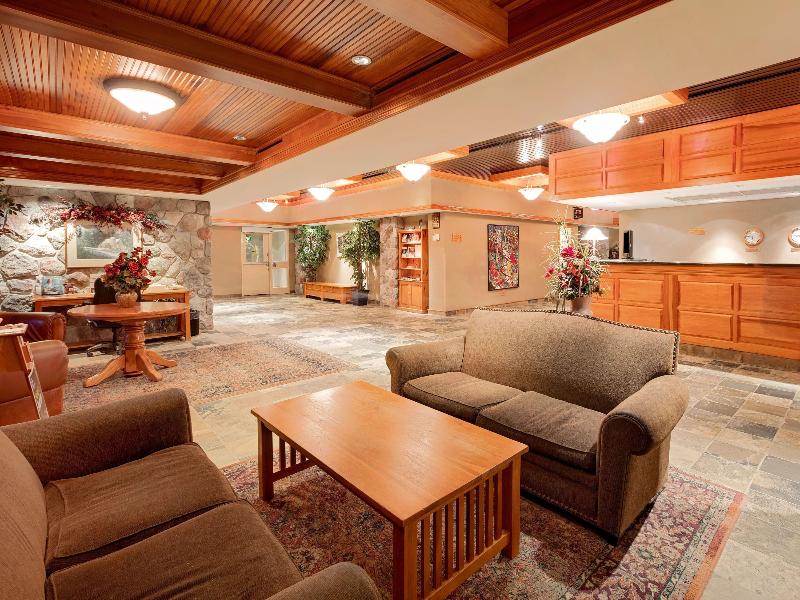 Ramada by Wyndham Pinewood Park Resort North Bay image