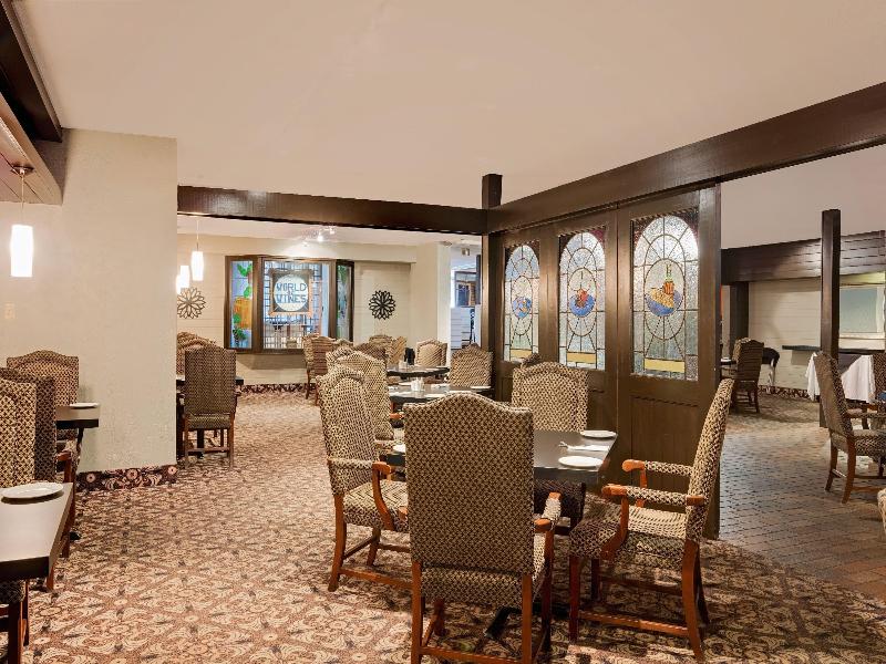 Ramada by Wyndham Pinewood Park Resort North Bay image