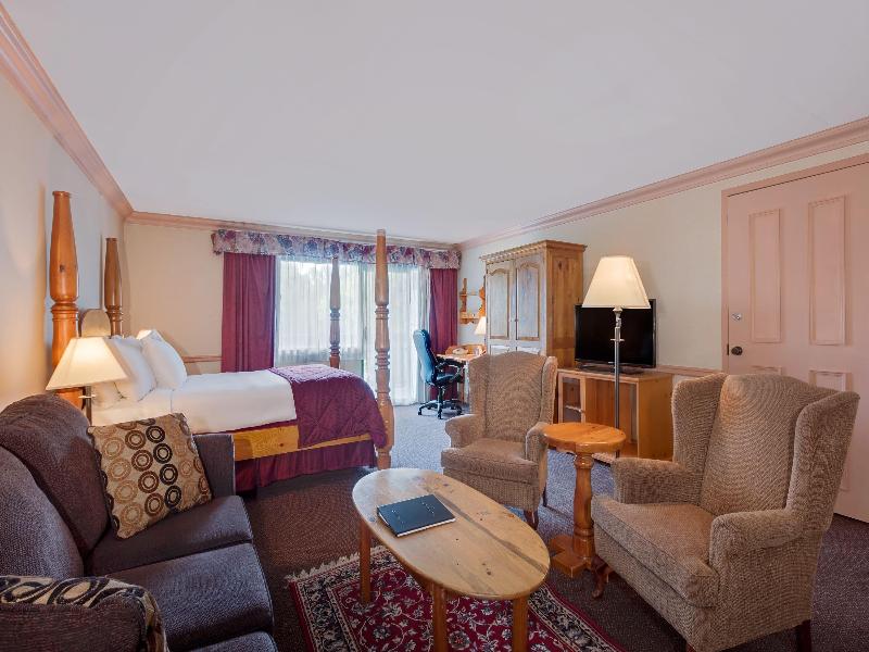 Ramada by Wyndham Pinewood Park Resort North Bay image