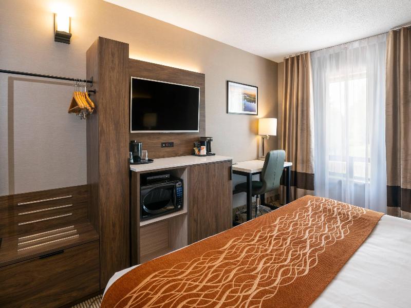 Comfort Inn Lakeshore image
